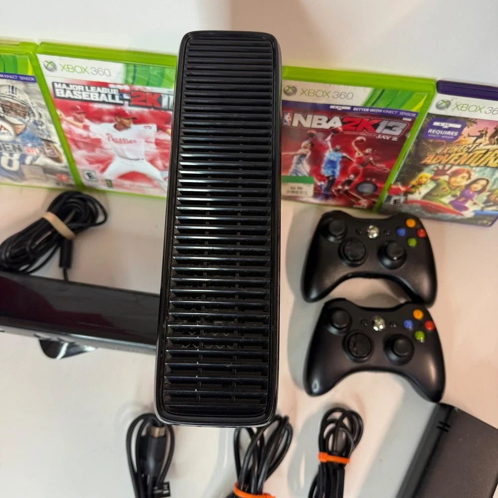 Microsoft Xbox 360 S Model 1439 Console Bundle Kinect 2 Controllers 4 Games